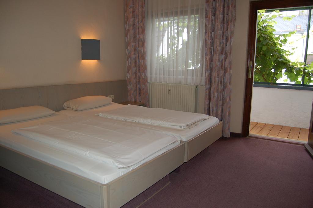 Hotel Adler Neulußheim Quarto foto